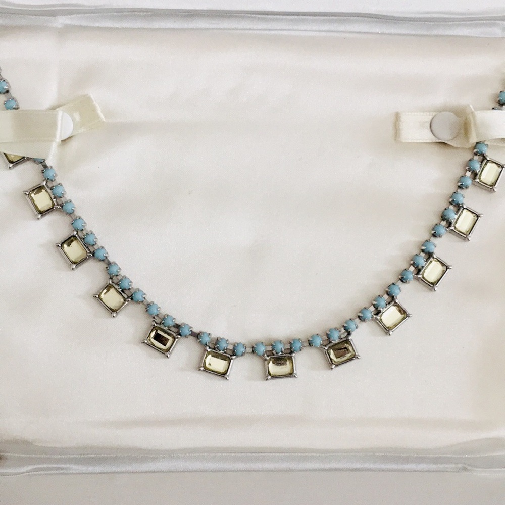 Authentic Lia Sophia necklace ❤️